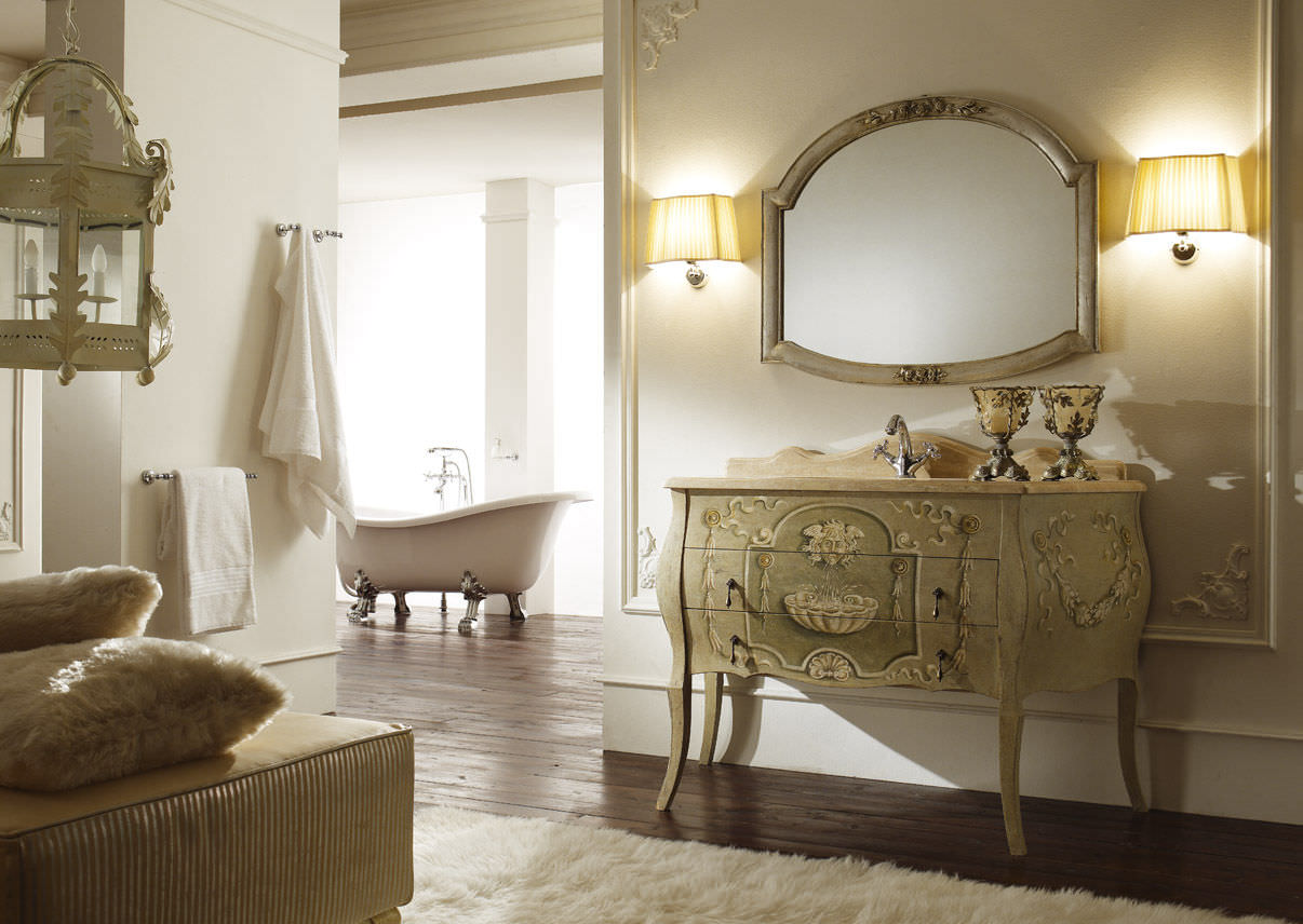 Ванные итальянские купить. Mobili di Castello сантехника. Элитная мебель для ванной комнаты. Мебель для ванной комнаты классика. Итальянская мебель для ванной.